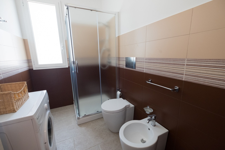 Bathroom 5, La Villa delle Spezie, Syracuse