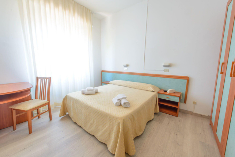 Bedroom 3, Hotel Sirena, Rimini