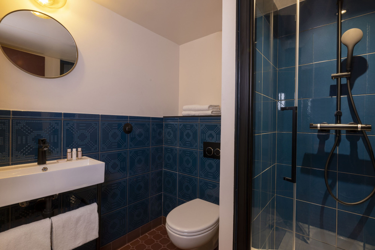 Bathroom 3, Hotel Ernest, Paris