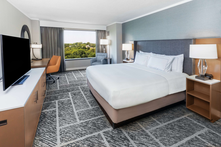 Bedroom 4, DoubleTree by Hilton Tulsa - Warren Place, Tulsa