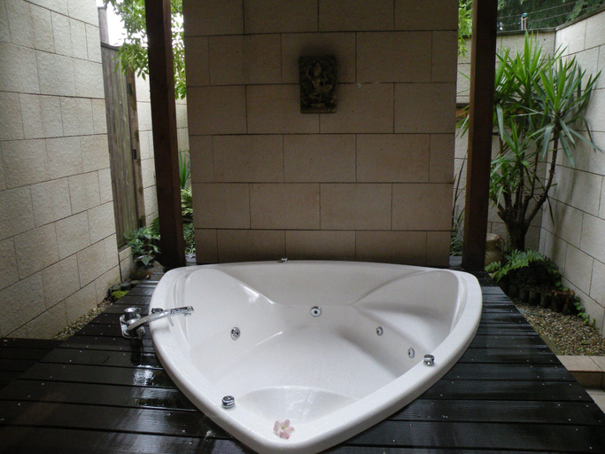 Bathroom 4, Hotel Allamanda, Nara