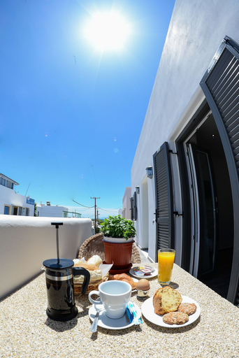 Food & Drinks 5, Naxos Petite Studios, South Aegean