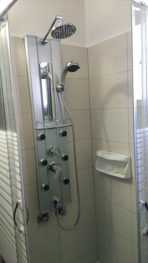 Bathroom 5, Villa Konaki, Attica