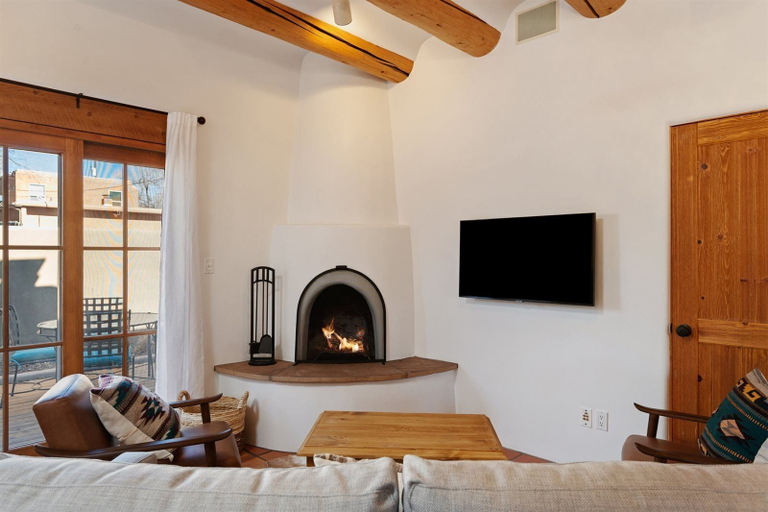 Others 3, Casa Pico - Ideal Location, Fantastic Workspaces, Perfect Patio, Santa Fe
