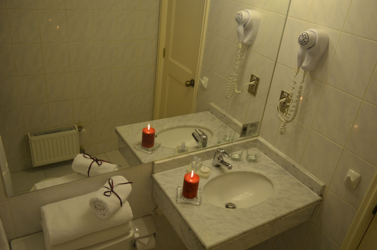 Bathroom 3, Hotel Don Eduardo, Cautín