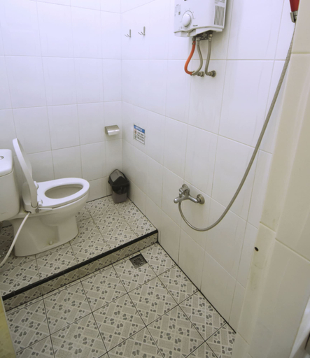 Bathroom 5, Berastagi Nachelle Homestay, Karo