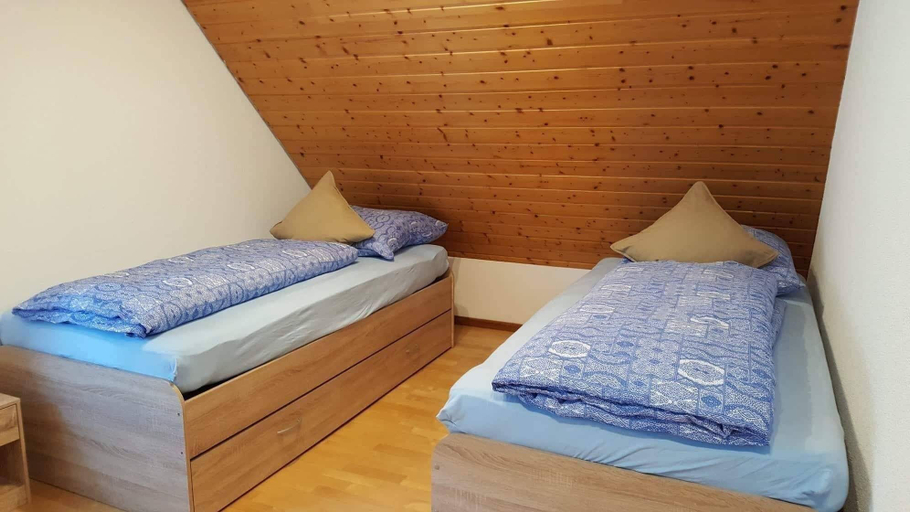 Bedroom 2, Ferienwohnungen am Naturbad, Ortenaukreis