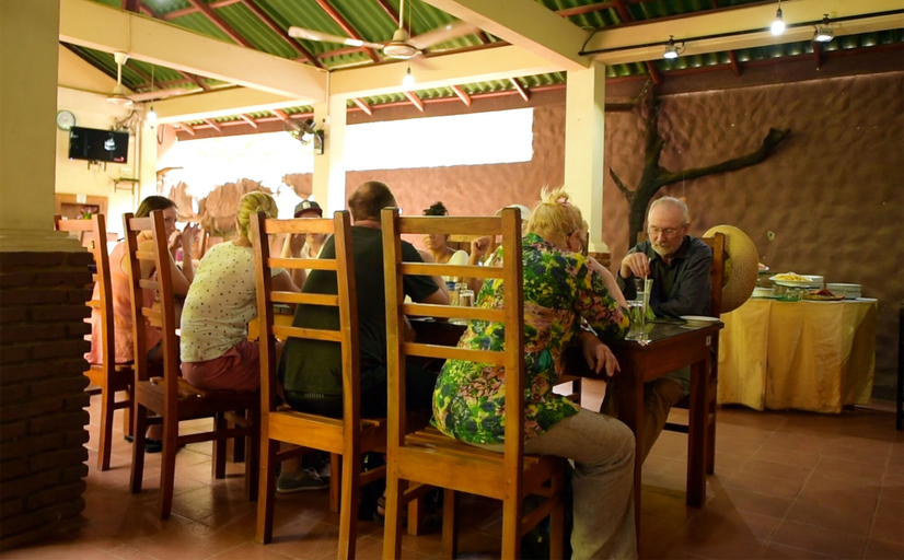 Food & Drinks 4, Hotel Athgira, Embilipitiya