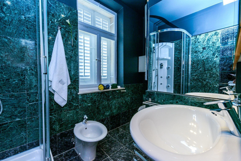 Bathroom 3, Villa Donna Paola, Dubrovnik