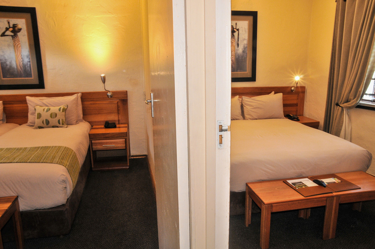 Bedroom 3, Tzaneen Country Lodge, Mopani