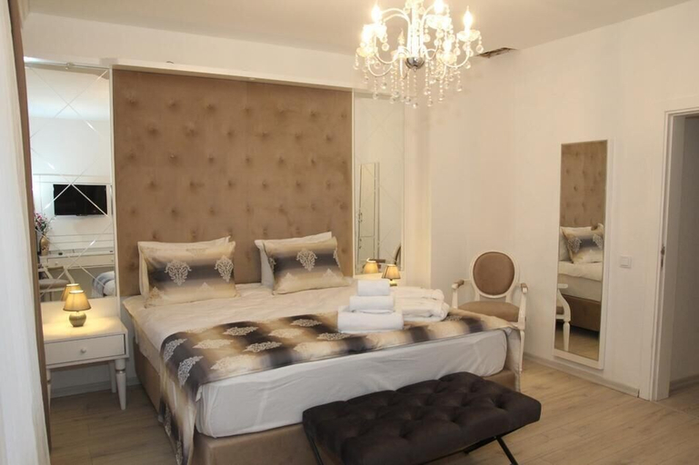 Bedroom 5, Kispet Deluxe Hotel, Oberhausen
