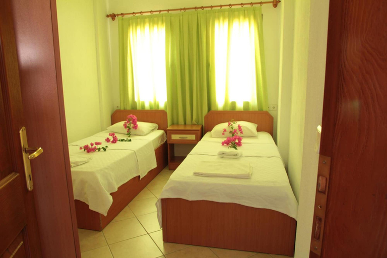 Bedroom 3, Minta Apart, Ortaca