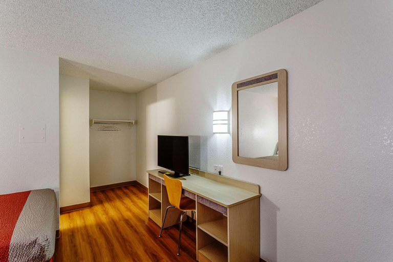 Bedroom 3, Motel 6-Richland, WA - Kennewick, Benton