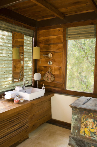 Bathroom 4, Baghvan A Taj Safari Pench National Park, Seoni