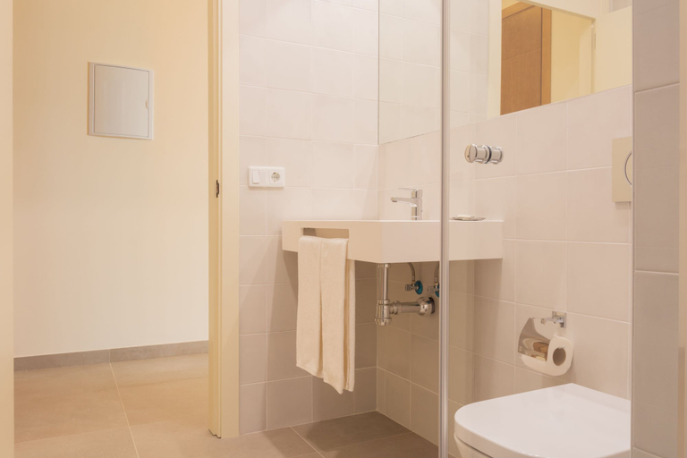 Bathroom 5, Hostal La Mina, Cádiz