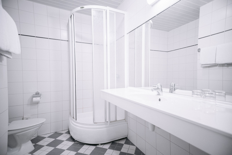 Bathroom 5, Rixwell Viru Square Hotel Tallinn, Tallinn