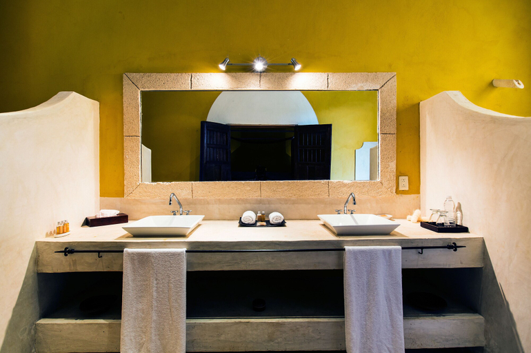 Bathroom 5, Hotel Hacienda Ticum, Tahmek