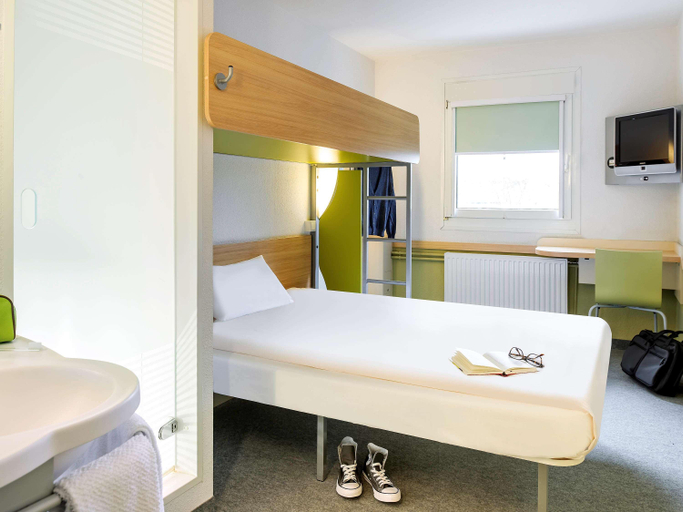 Bedroom 3, ibis budget Marne la Vallee Bry sur Marne, Val-de-Marne