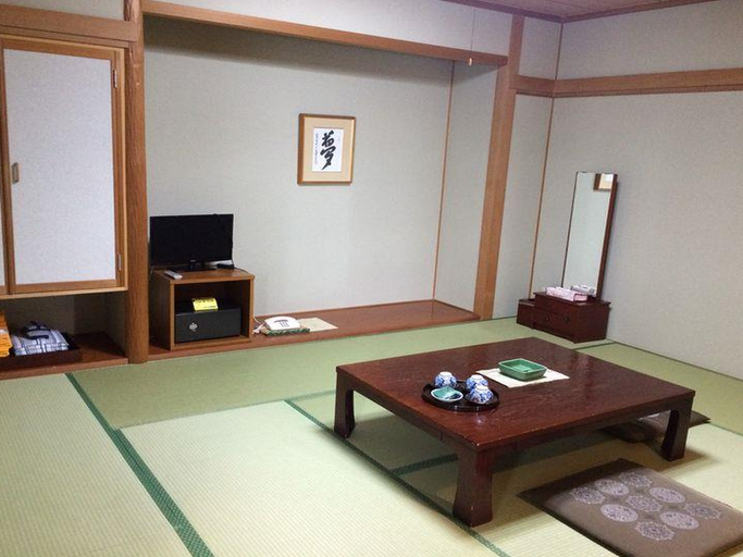 Bedroom 5, Etchuya Ryokan, Otaru