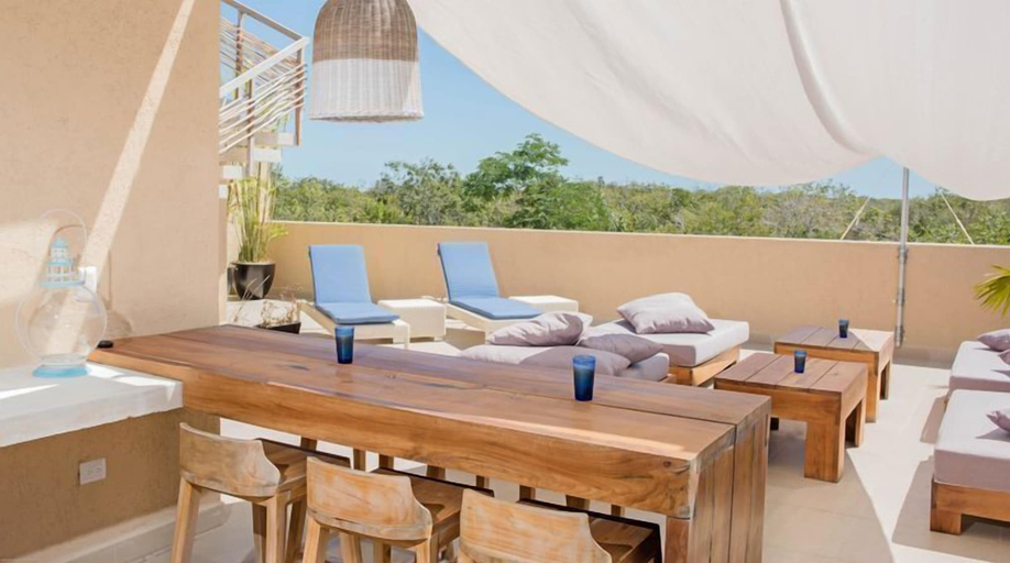 Others 5, Encanto 301, Cozumel