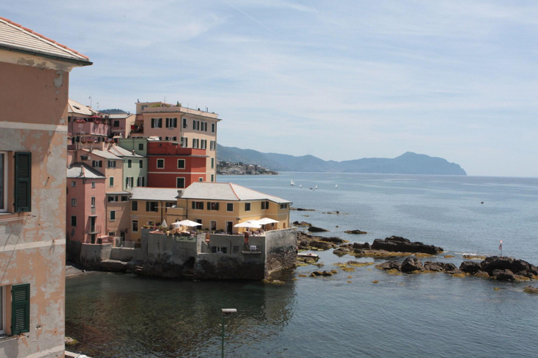Laurens, Genova