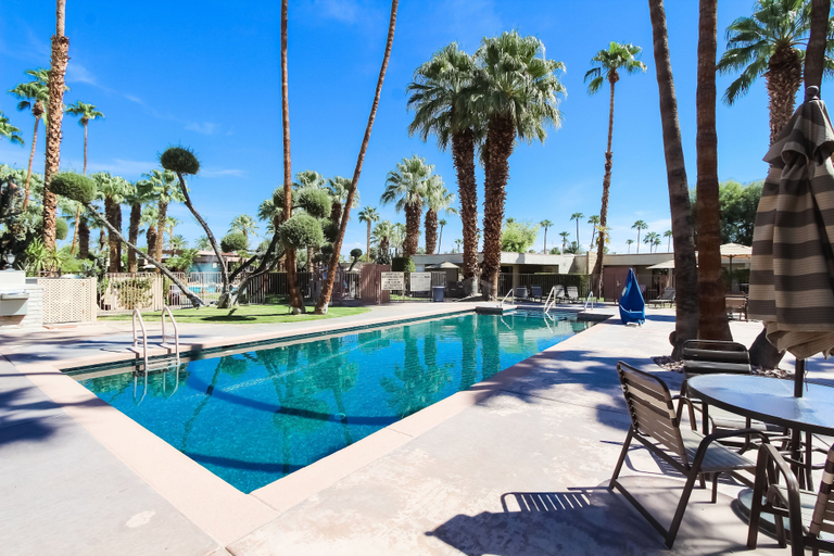 Sport & Beauty 1, Desert Isle Resort, Riverside