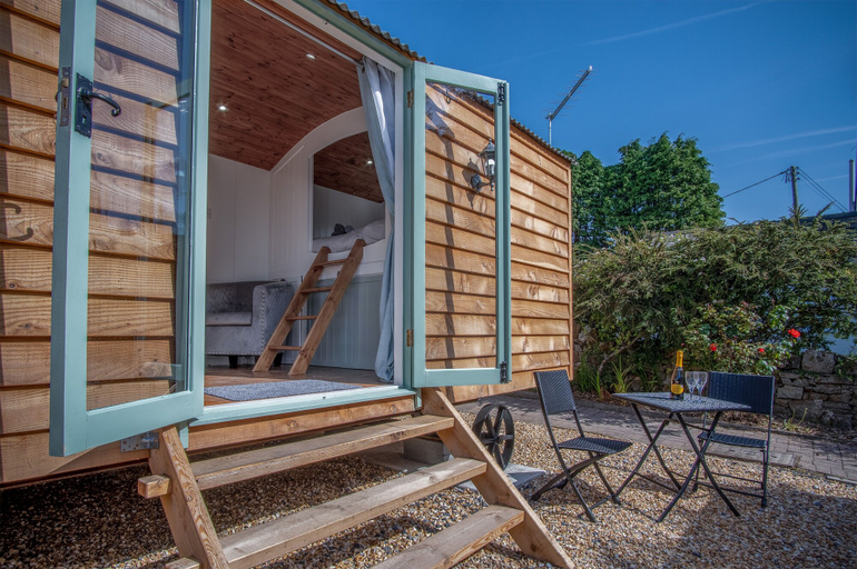 Exterior & Views 2, Willow - 1 Bedroom - Amroth, Pembrokeshire