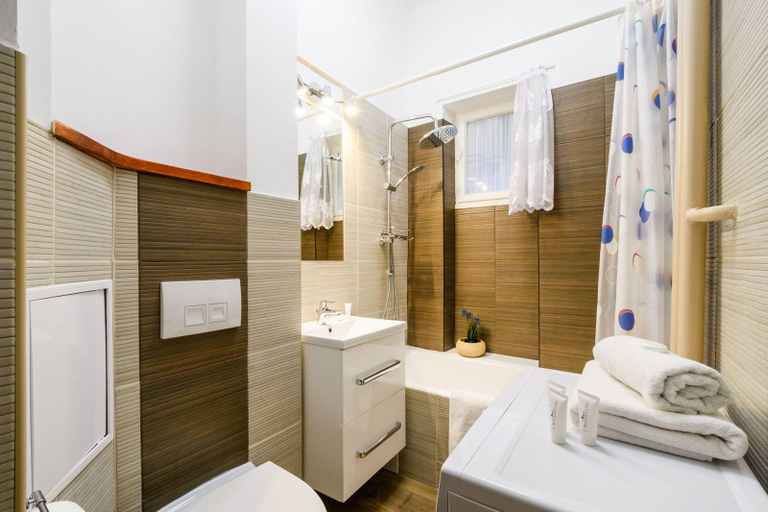 Bathroom, P&O Plac Zamkowy, Warsaw