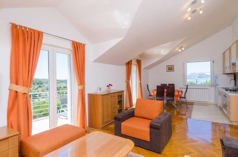 Others 5, Apartment Feel Phili, Konavle