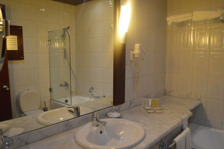Bathroom 5, Century Park Hotel, Wadi Essier
