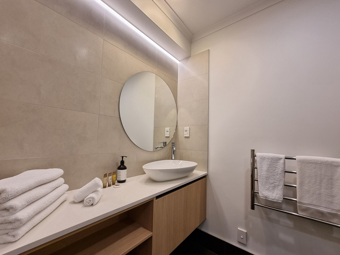 Bathroom 3, Sweet Escape CBD Studio, Waitakere
