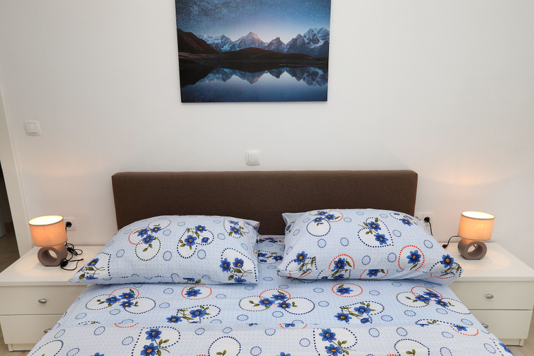 Bedroom 2, Beautiful 2-bed Apartment in Okrug Gornji, Okrug