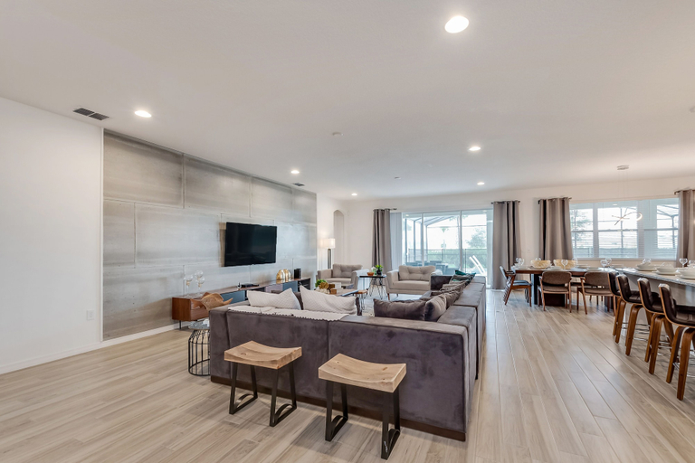 Food & Drinks 4, 14 Bdrm 11 Bath Villa For 30, Polk