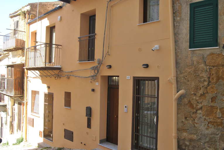 Exterior & Views, Agrigento Centre - 1-bed Apartment - Sleeps 4, Agrigento