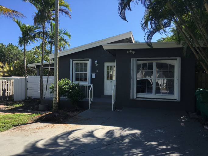 Exterior & Views 1, Cozy Marina Cottage, Broward