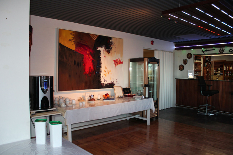 Food & Drinks 4, Hotel Laxarbakki, Skilmannahreppur