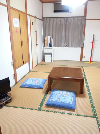 Bedroom 3, Guest House Nakamura House, Ōki