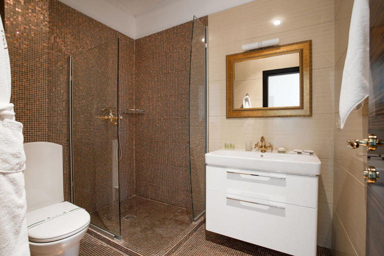 Bathroom 5, Ark Palace Hotel, Odes'ka