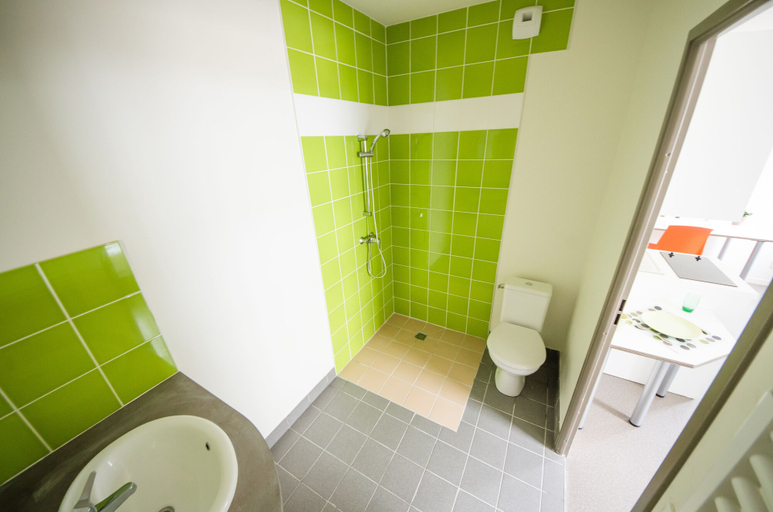 Bathroom 5, Appartéo Lyon 7 Jean Jaurès, Rhône