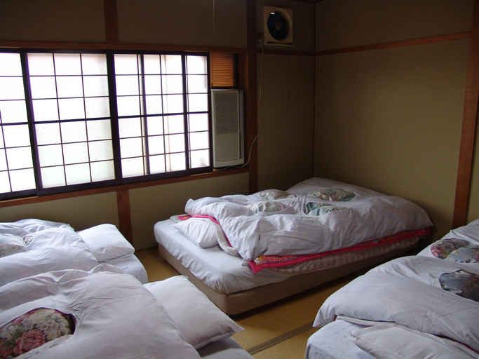 Bedroom 2, Towadako Backpackers, Towada