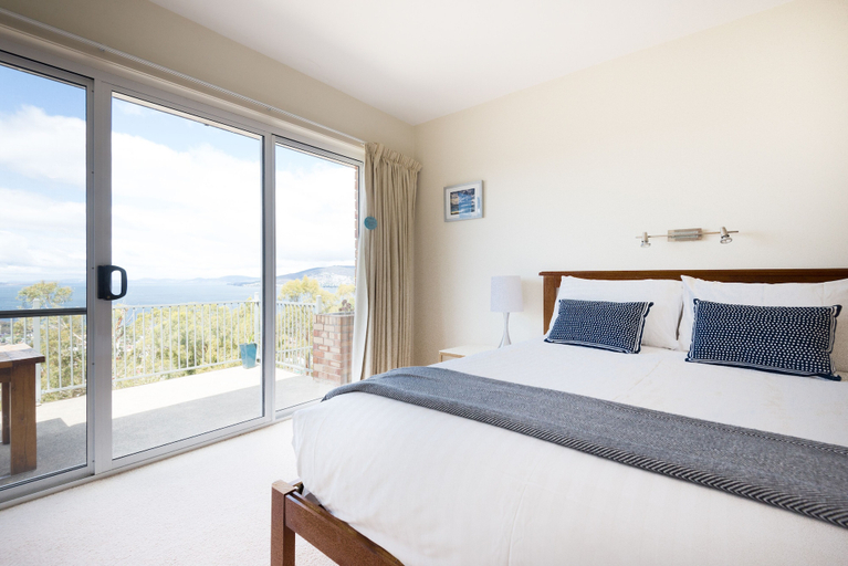 Bedroom 3, Hilltop House, Clarence