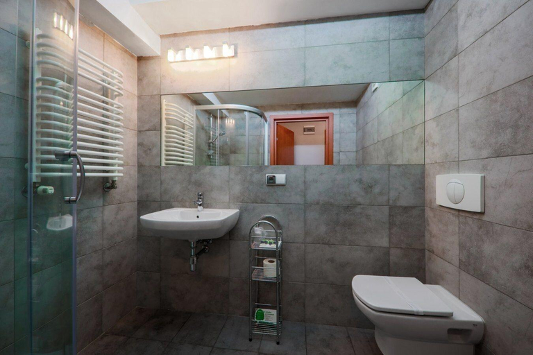 Bathroom 4, Fam Pod Jedlami, Cieszyn