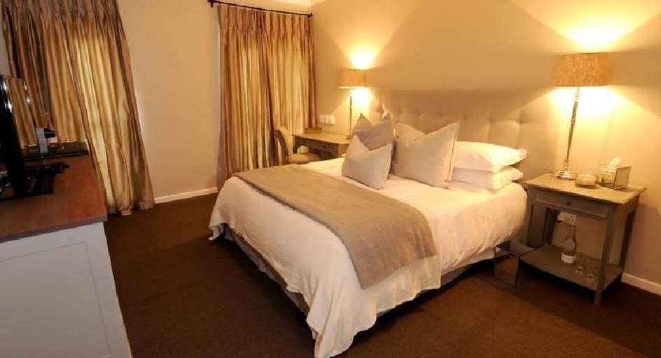 Bedroom 4, 8A Grahamstown, Cacadu