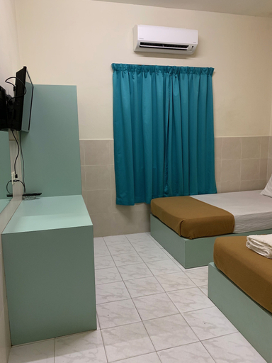 Bedroom 5, Fairway Hotel, Malacca City