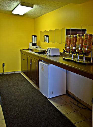 Others 4, Centre Suites Inns Motel, Division No. 12