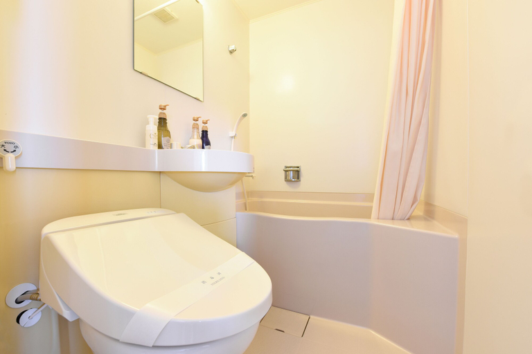 Bathroom 4, Iki Marina Hotel, Iki