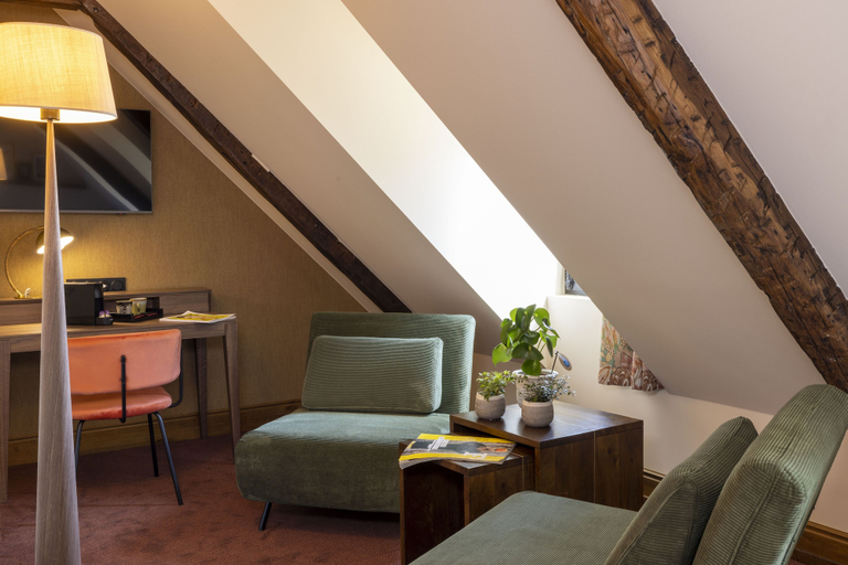 Others 5, Hotel Ernest, Paris