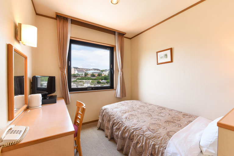 Bedroom 3, Iki Marina Hotel, Iki