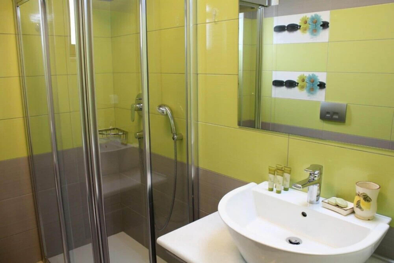 Bathroom 5, Niriides Luxury Villas, Peloponnese