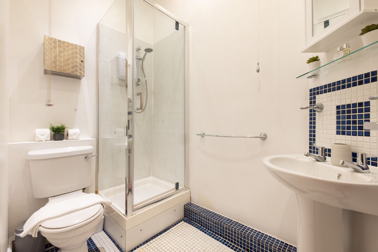 Bathroom 4, The Liverpool Street Collection, London